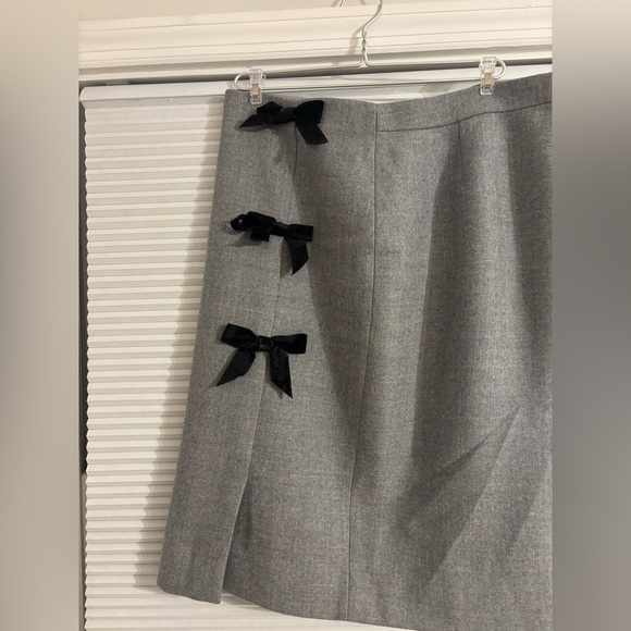 J. Crew Gray Pencil Skirt with Black Bow Details - Picture 3 of 4